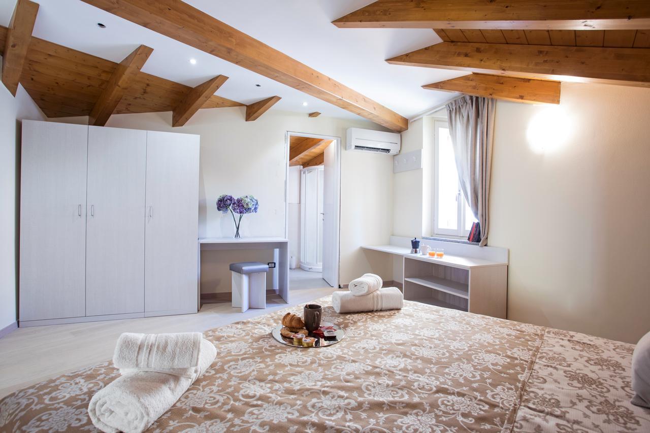 Ossuccio Grande C Home With Pool Sleeps 12 By Italian Apartments Como Zewnętrze zdjęcie