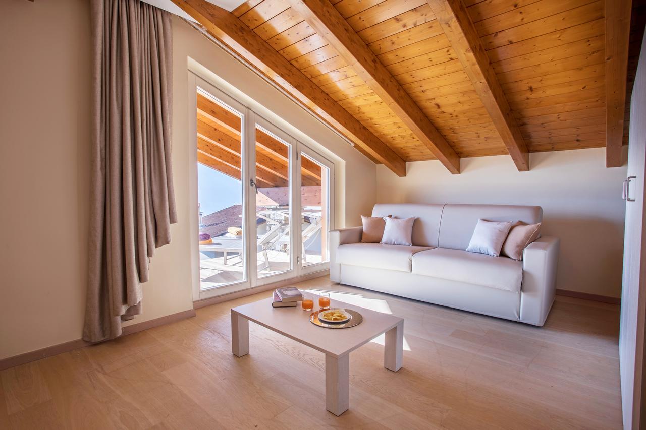 Ossuccio Grande C Home With Pool Sleeps 12 By Italian Apartments Como Zewnętrze zdjęcie