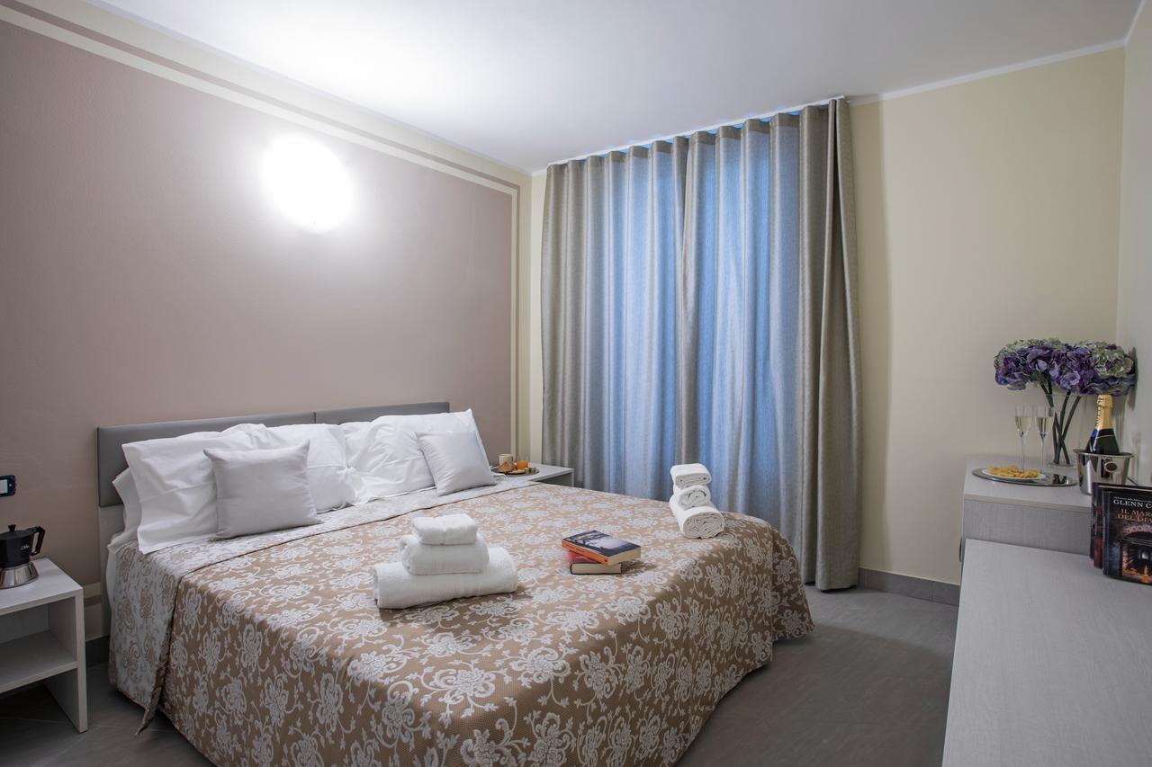 Ossuccio Grande C Home With Pool Sleeps 12 By Italian Apartments Como Zewnętrze zdjęcie